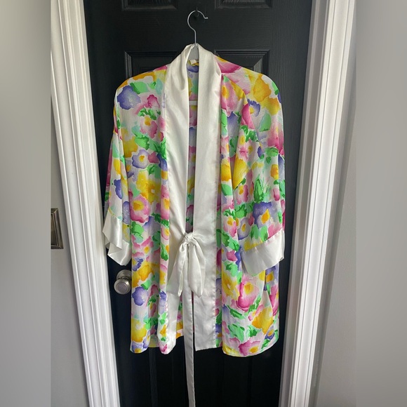 Vintage Victorias Secret Floral Gold Label Shiny Tie Robe-on size fits all - Picture 1 of 7